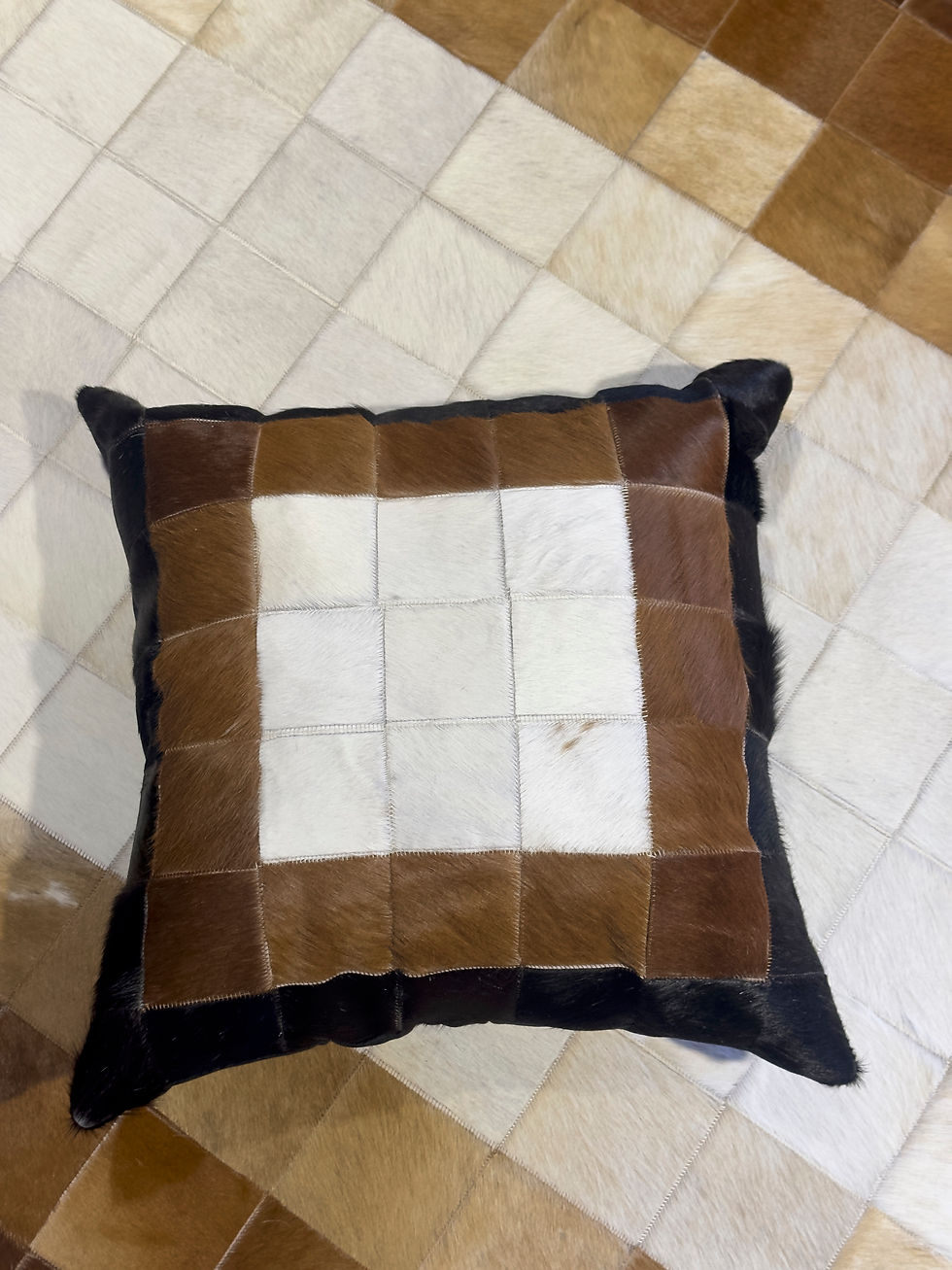 Küçük resim: Gerçek Dana Derisi 01b Kahve Özel Tasarım Patch Dekoratif Kırlent