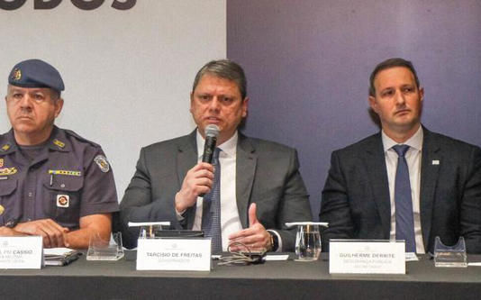 CRIMES POLICIAIS: Tarcísio é denunciado na ONU pelos pais de estudante morto pela PM por uma  "constelação de crimes"