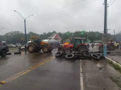 Rodovias de SC têm 85 pontos de bloqueios por atos pró-Bolsonaro; veja quais