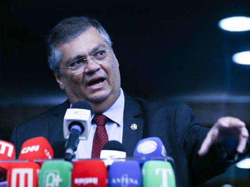 Flávio Dino corta verbas abusivas e coloca fim aos "supersalários" no Judiciário