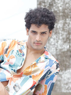 HEIGHT 6'0 | SHOE 11 UK