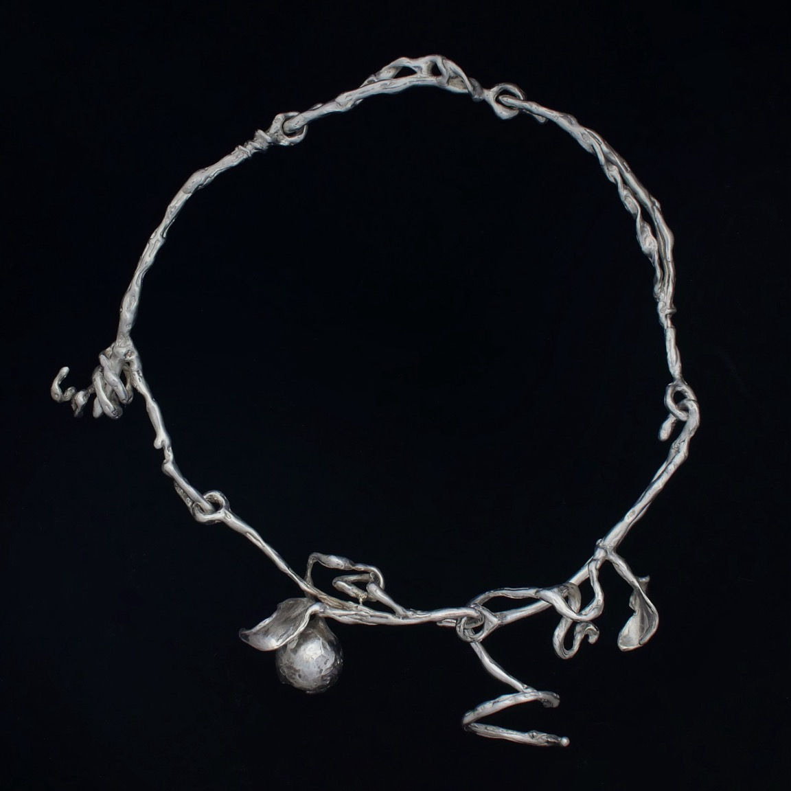 VINE necklace