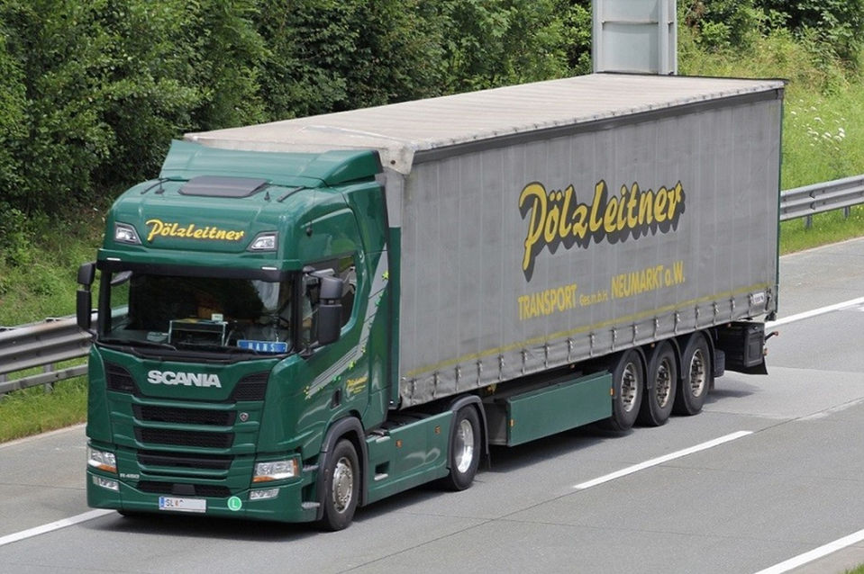 Pölzleitner Transport & Logistik, 5202 Neumarkt_Wallersee – Planensattel