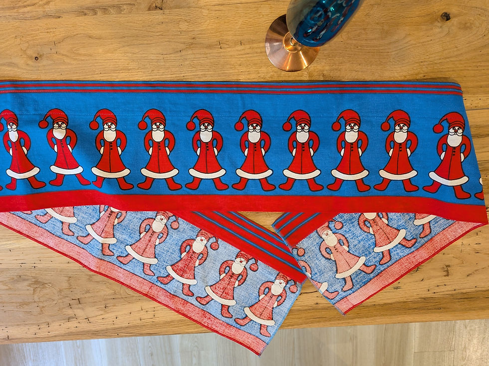 サムネイル： 連なるトムテのクリスマス カフェカーテン