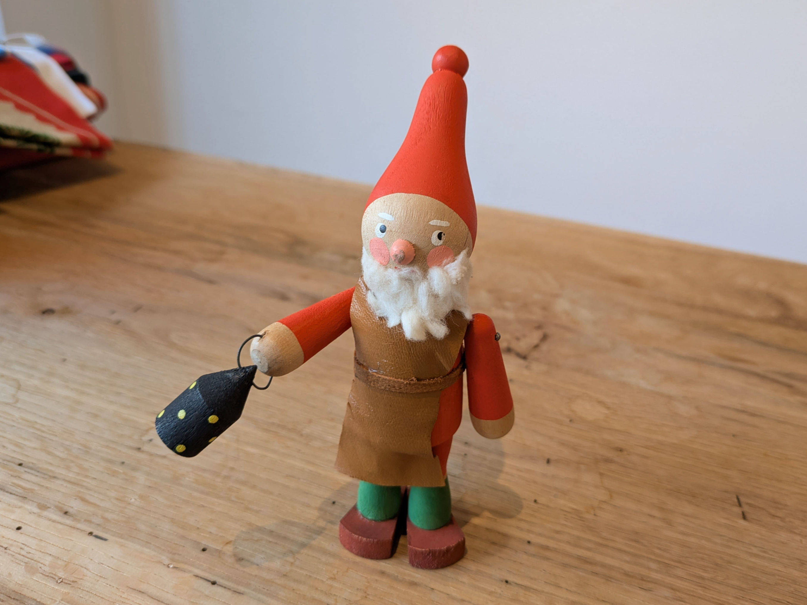 凛々しいお顔のトムテ スウェーデン