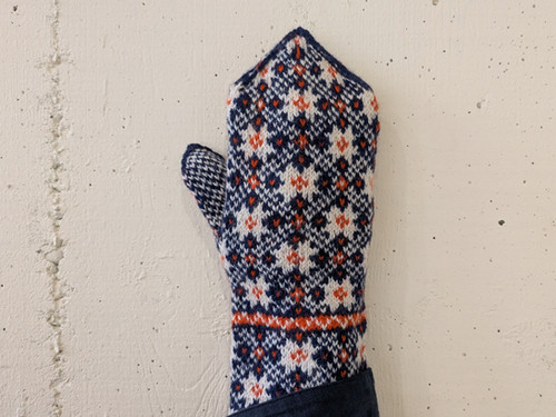 ラトビアの手編みの手袋 ミトン 紺色/オレンジ | Sopo Department