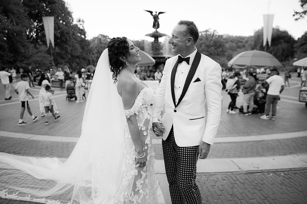 2025.08.08 Mendoza x Gruenberg - Stronz Photos.02_50_18_17.Still465.jpg