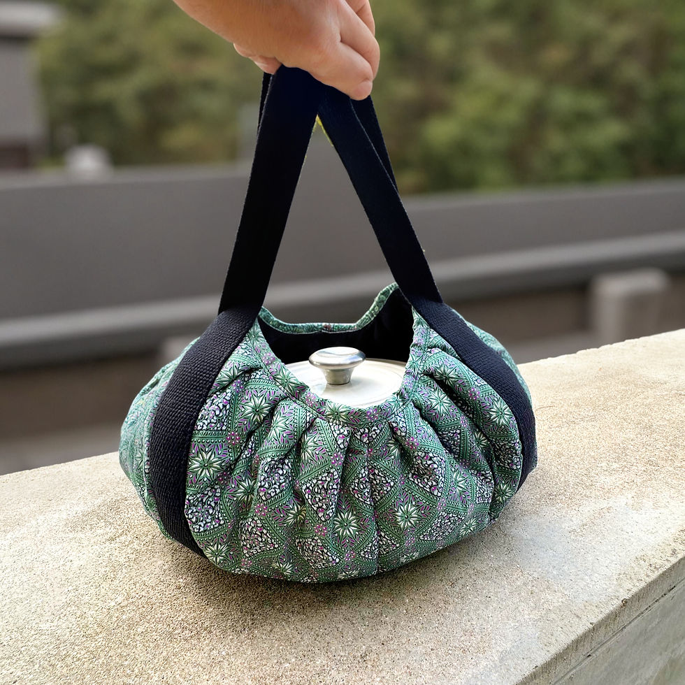Thumbnail: Quilted Pot-luck Bag 