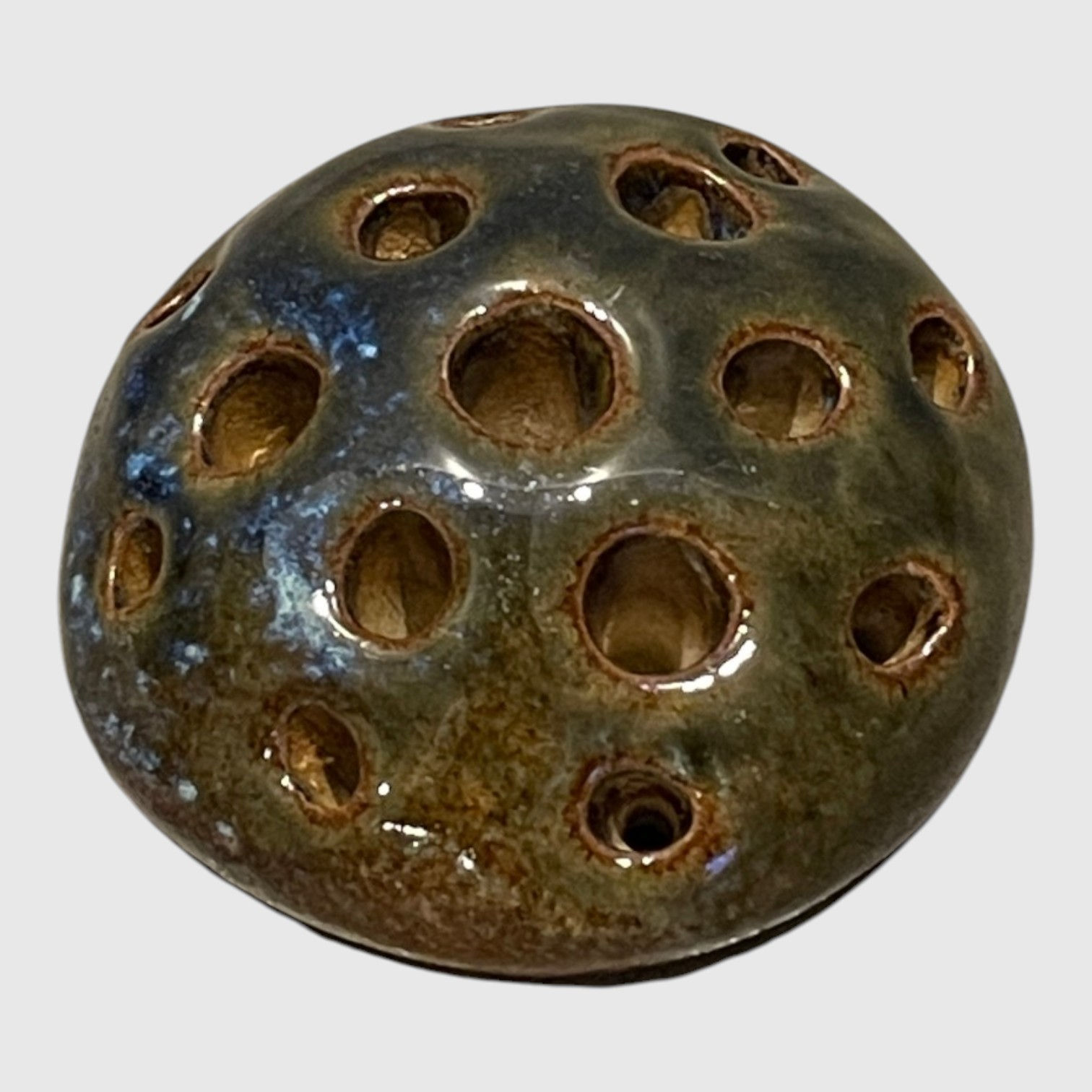 Handmade Ceramic Lotus Pod Kenzan (蓮の実剣山 – Hasu no Mi Kenzan) Small