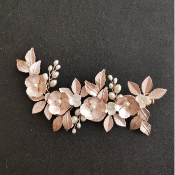 Thumbnail: Ceramic Freshwater Pearls Wedding Hair Clip