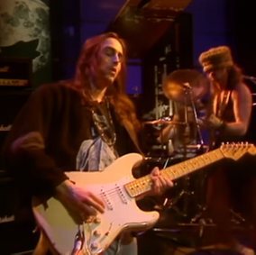 The 6 Grunge Songs Listed in Rolling Stone’s Top 100 Guitar Solos in Rock History