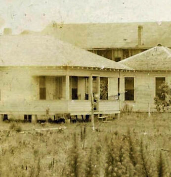 McSwain Home on Old 41 Rd. Photo taken in 1920.