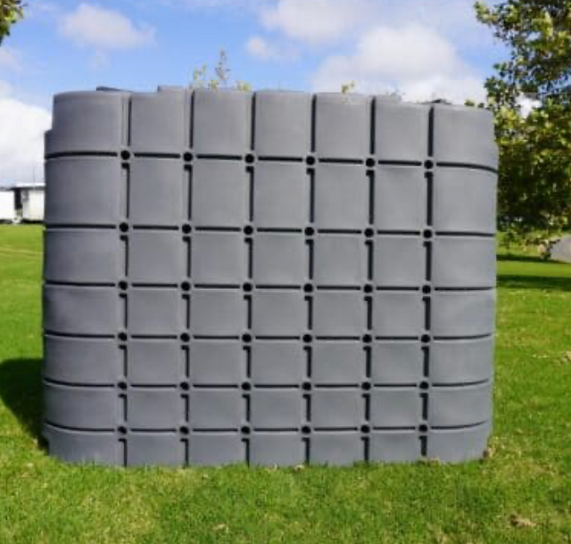 Urban water tank perfect for small sections and narrow spaces