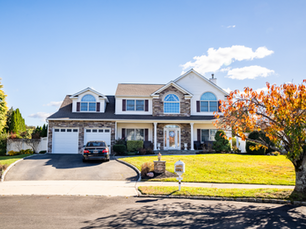Beautiful Barkwood GAF Timberline HDZ roof installed in Nesconset. 