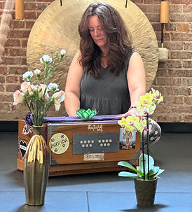 Lisa Harmonium Flowers.jpg