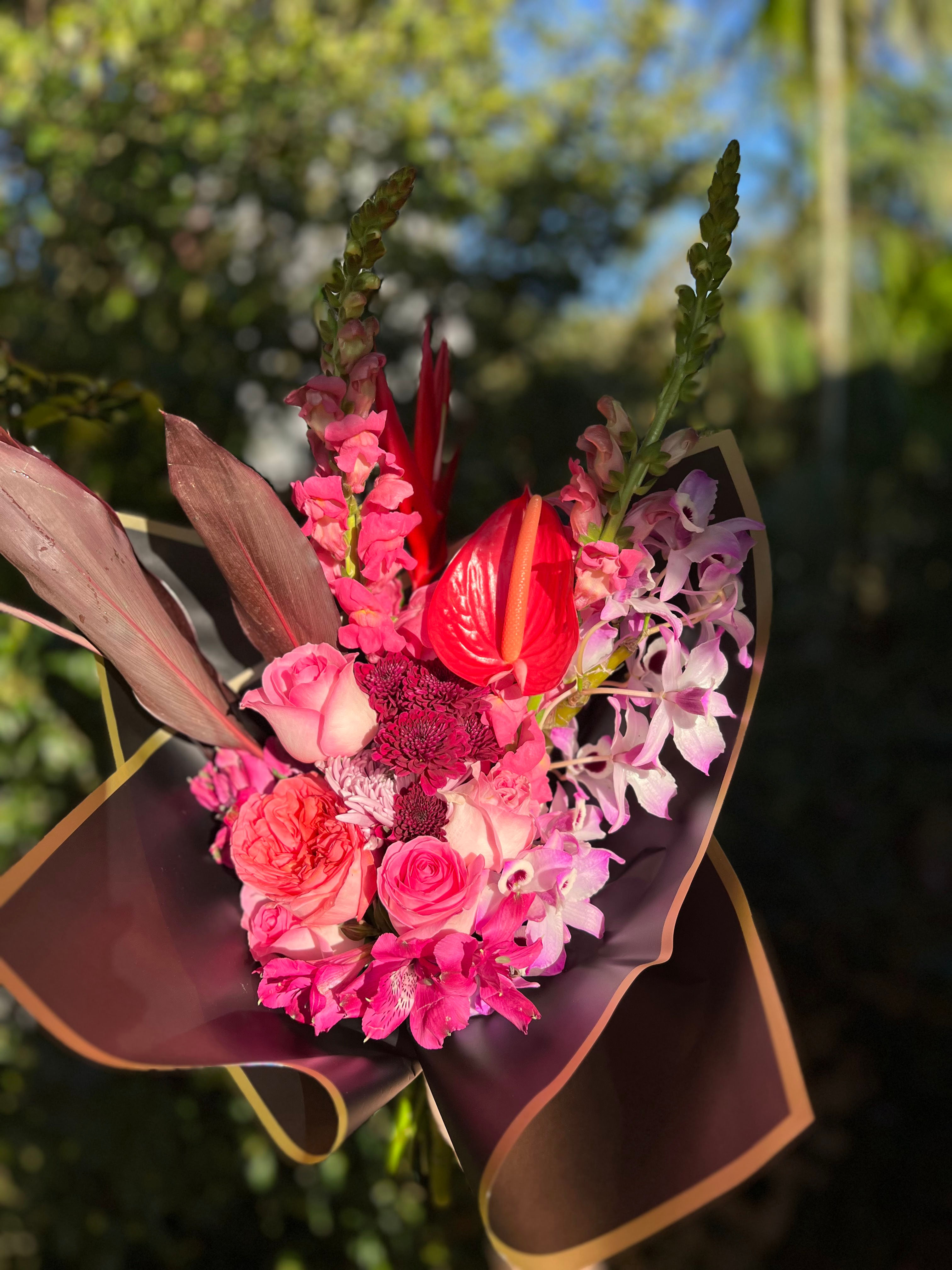 Buquê tamanho M com mix de flores nobres