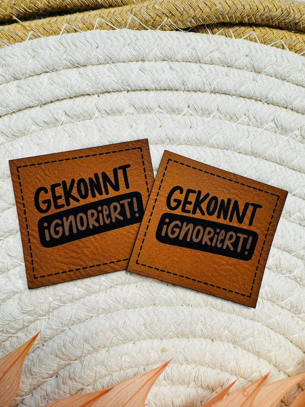 Kunstlederlabel gekonnt ignoriert