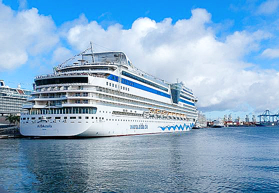 Capture aida stella 2_edited.jpg