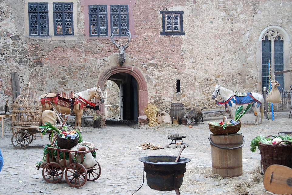 Tannhäuser_Innenhof_Falkenburg.JPG