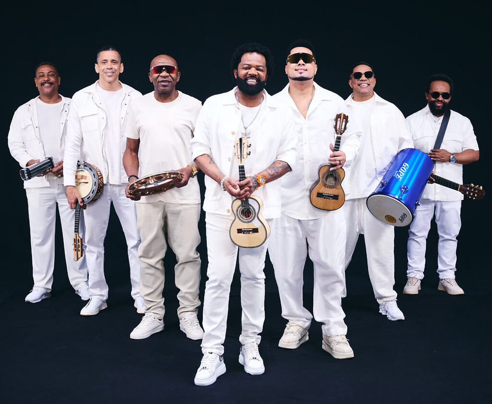 Grupo Revelação e Xande de Pilares anunciam show em Curitiba / Crédito: Fernando Young