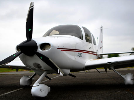 CIRRUS AIRCRAFT SR-20