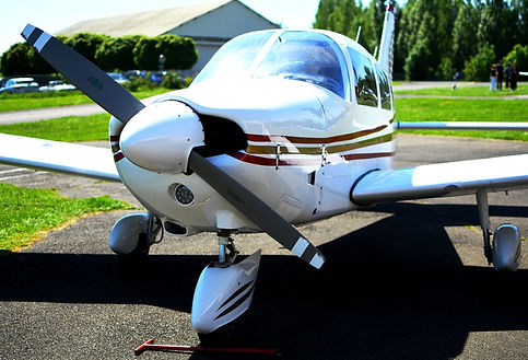 PIPER PA-28 180 CHEROKEE