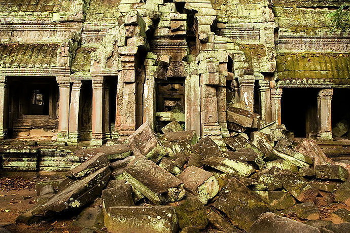 1-ta-prohm-temple-ruins-artur-bogacki.jpg