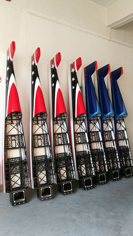 Miniatyrbild: Extreme Flight Extra 300 104" V2 Red-Black-White