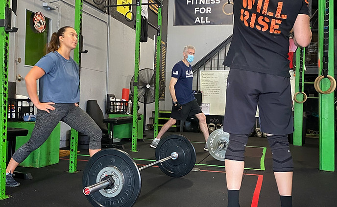 community fitness, alamo 180, group training, group fitness classes, strength training, deadlifts, powerlifting, strength and conditioning, san antonio fitness, gym, studio