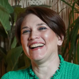 Sarah Hayes of Embodied Wealth, Level Up Ladies member.