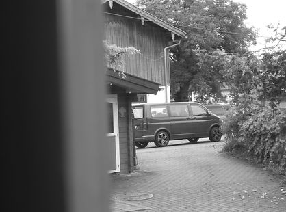 zugeparkt_edited.jpg
