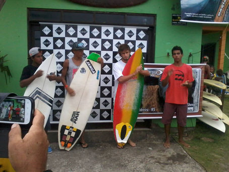 Vinicius Policarpo vence a Júnior, Equipe Nalu Surfboards faz 4 podiuns e Felipe de Paula leva Open