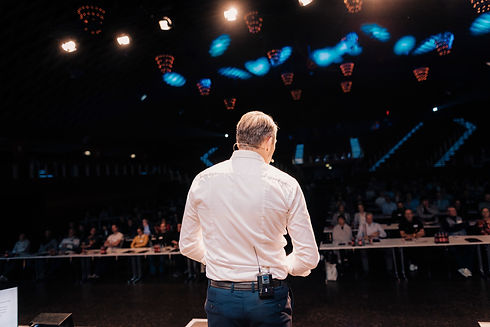 Thomas Ulms auf der Bühne als Speaker