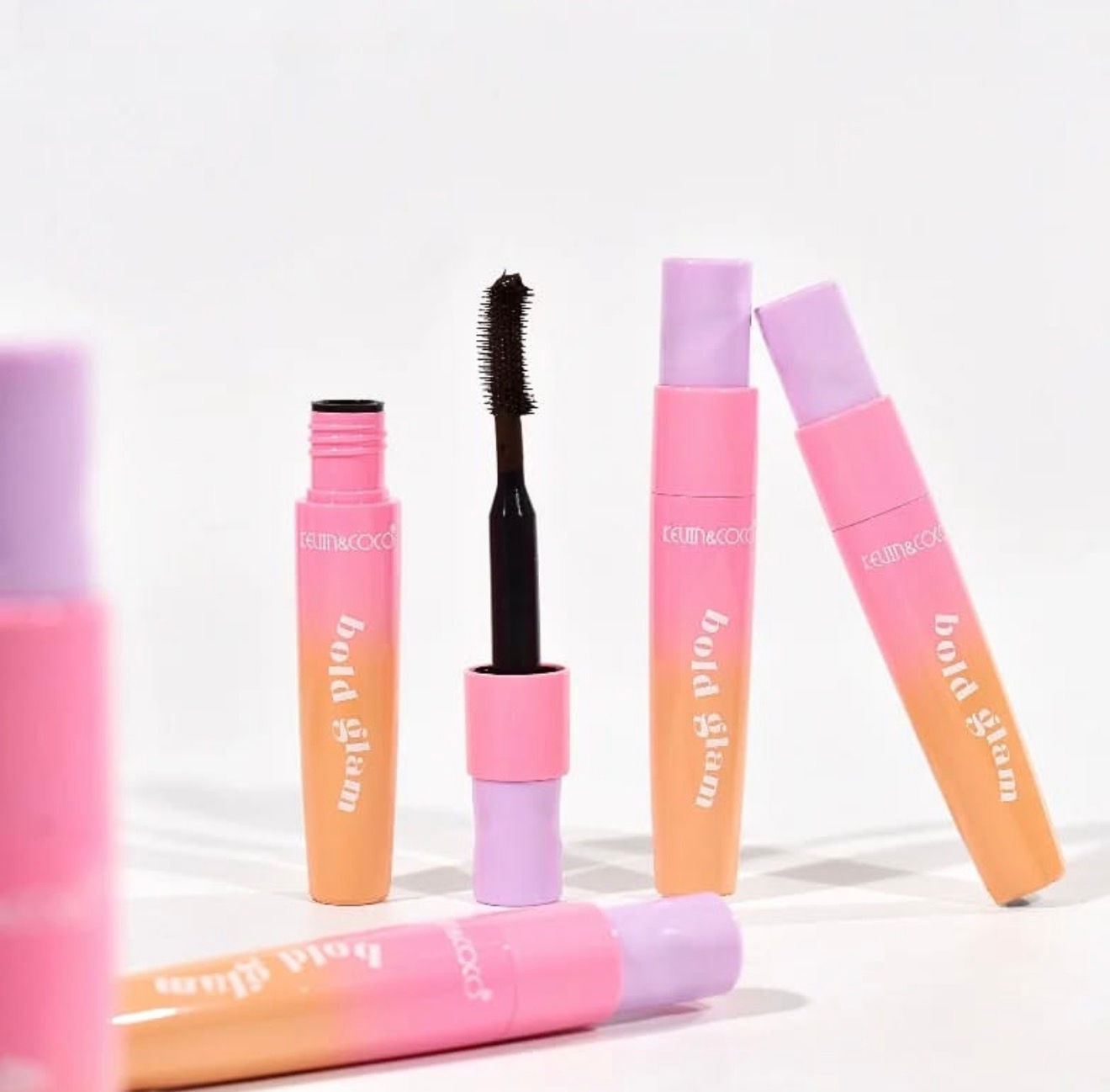 BOLD GLAM- SET DE MASCARA Y DELINEADOR