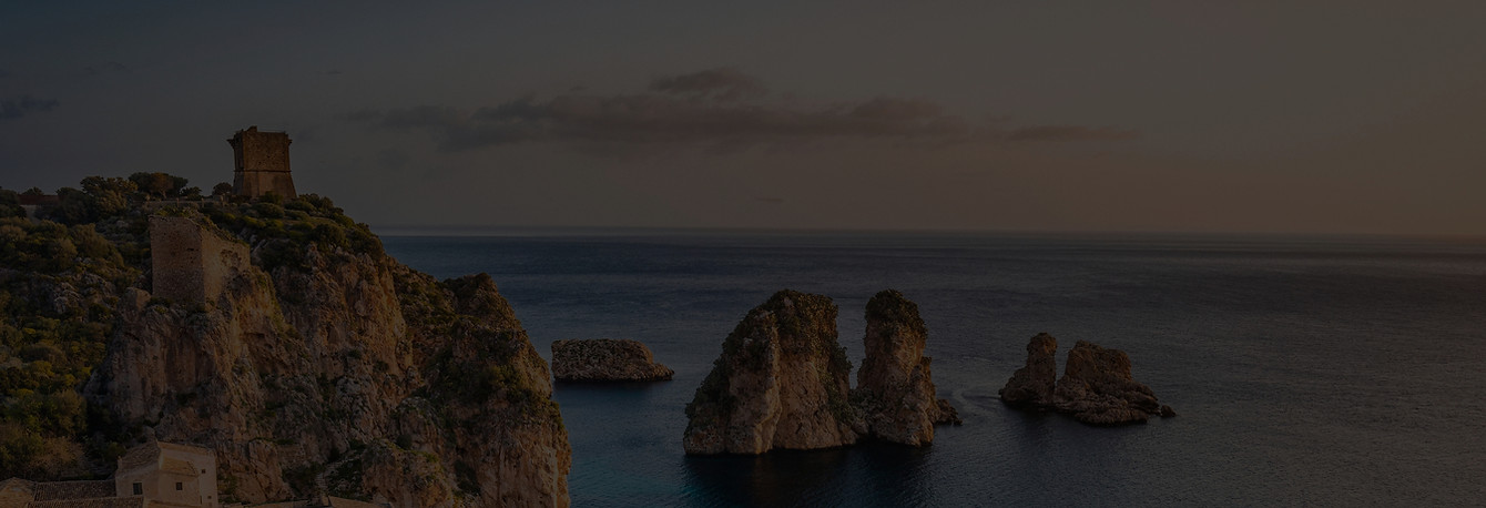 Esperienze Esclusive e Tour Privati in Sicilia
Scoprite le meraviglie della Sicilia con un tour organizzato solo per voi. Dalla maestosità dell'Etna alle incantevoli spiagge di Siracusa e Taormina, creiamo itinerari unici per regalarvi un'esperienza indimenticabile. Lasciatevi guidare da un esperto del territorio a bordo di un'auto di lusso, per un'avventura esclusiva e senza pensieri.