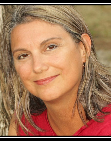 Head shot Grey Hair_with frame_pp_edited.jpg