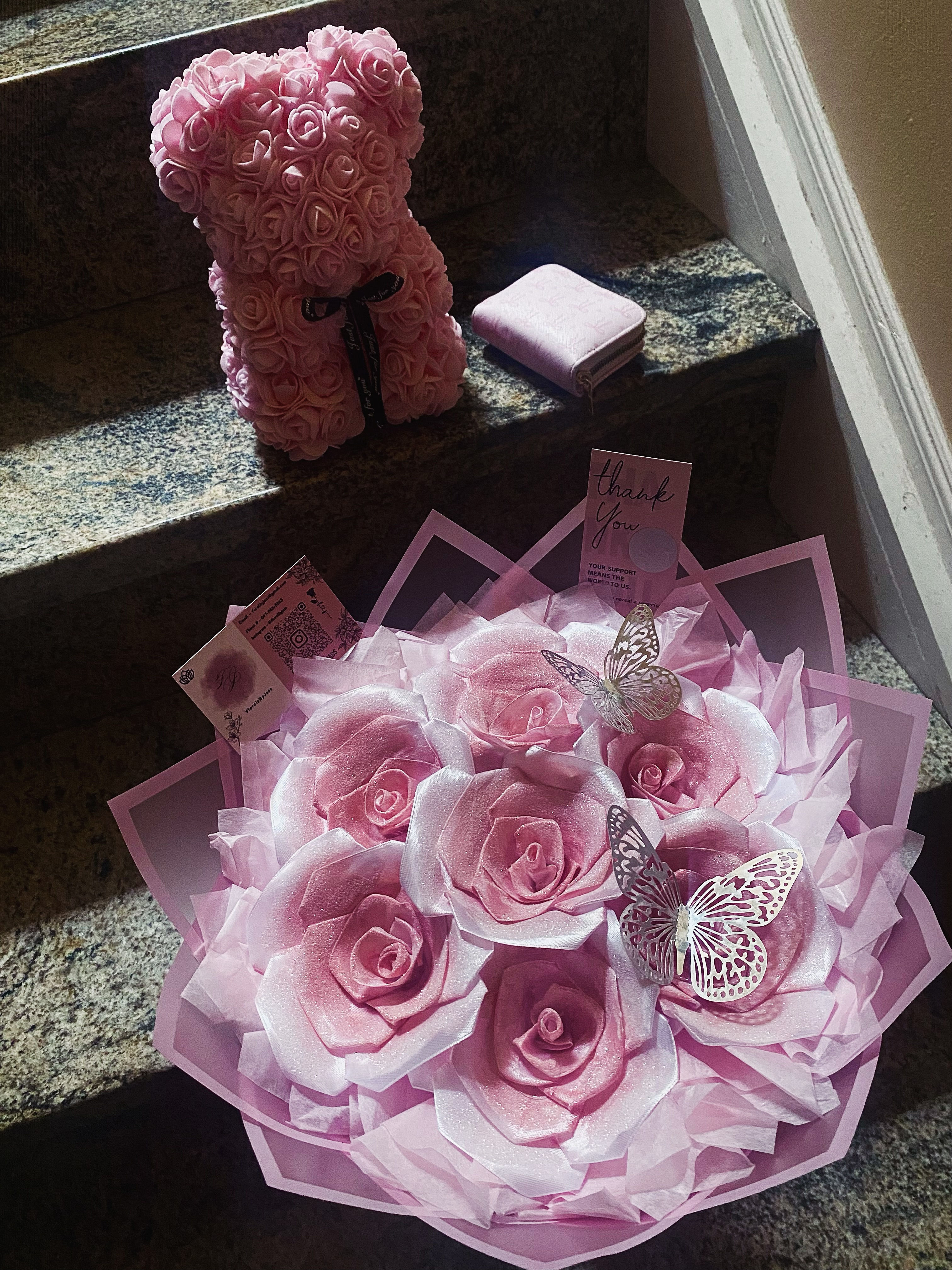 7ct Eternal Glitter Bouquet W Tissue Rim