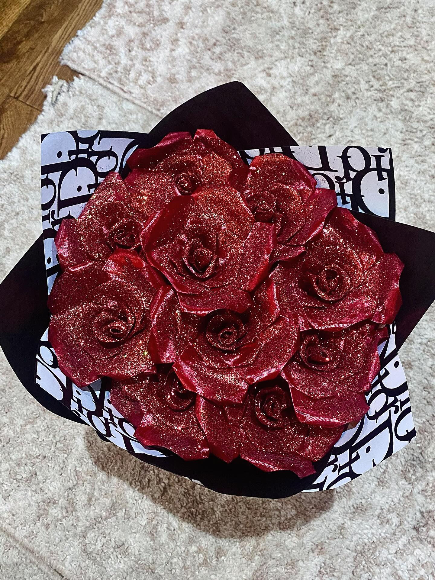 10ct Glitter Eternal Rose Bouquet