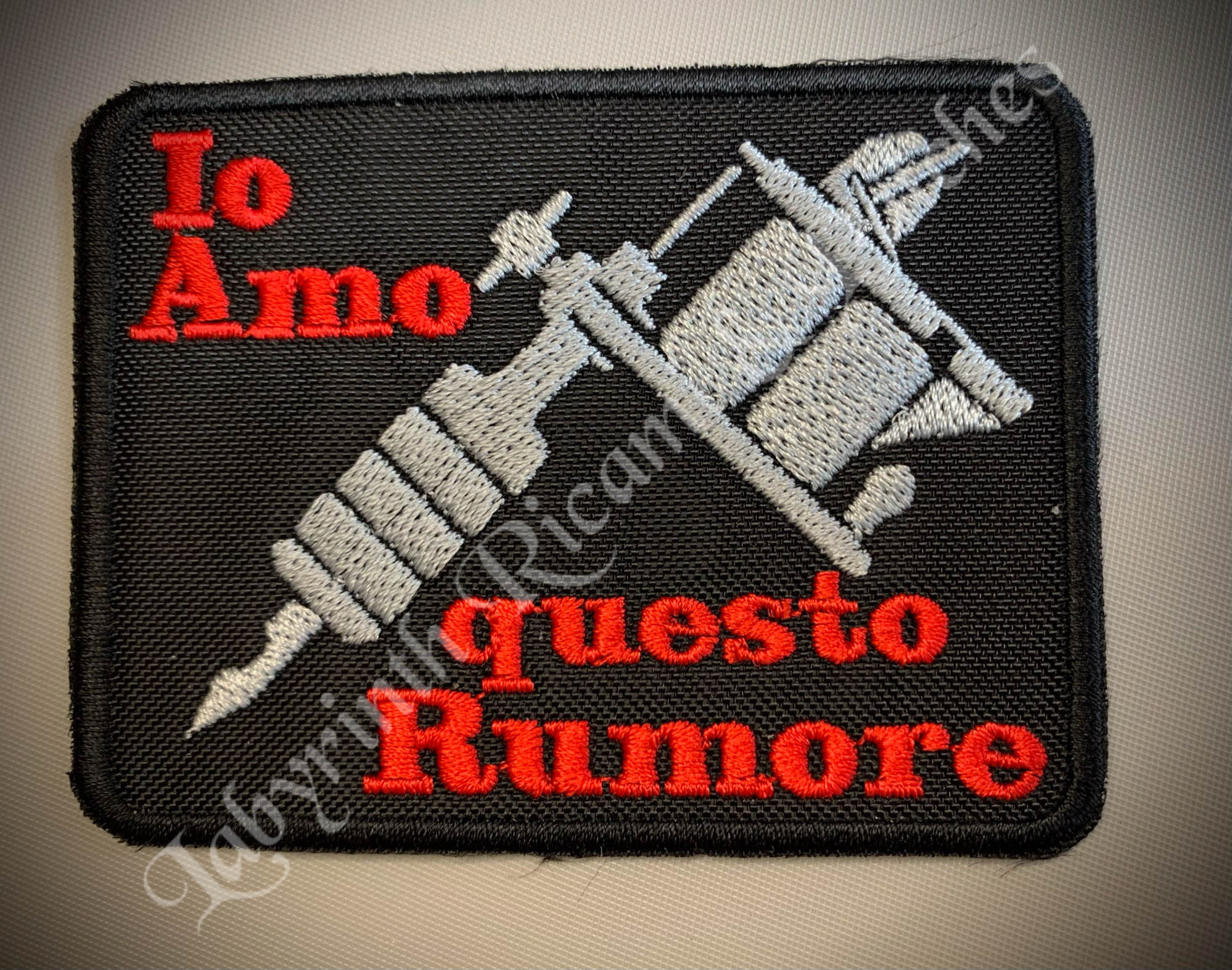 Io amo questo rumore argento/rosso - cm 6 x 7