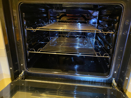 How do Professional Oven Cleaners clean a dirty oven?
