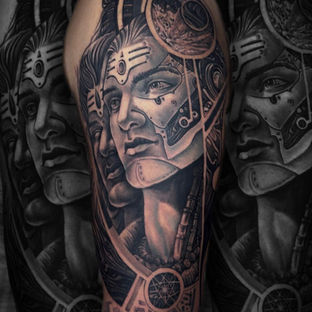 Portraits, animals, modern elements.

