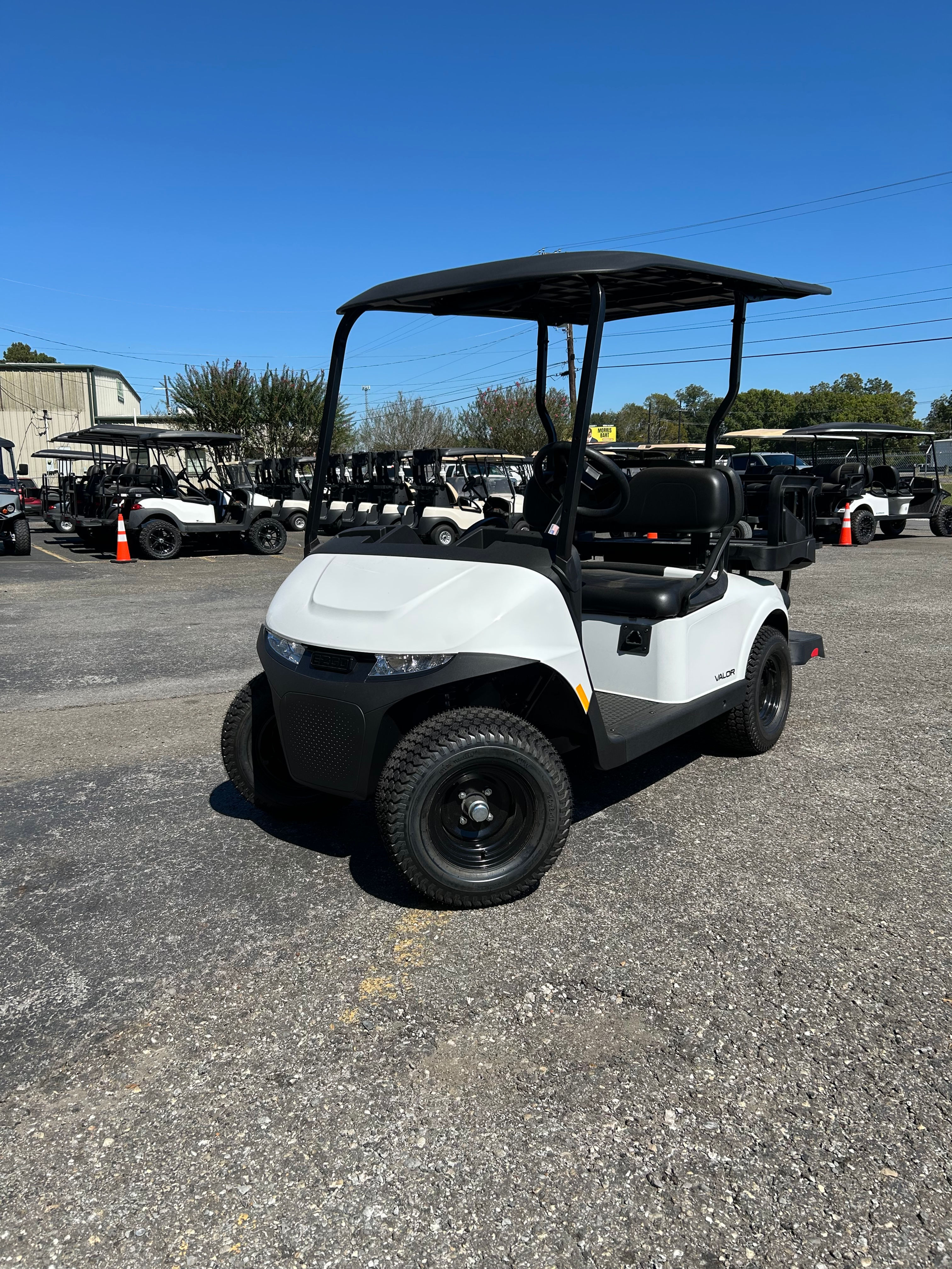 2026 EZGO Valor-Elec-White