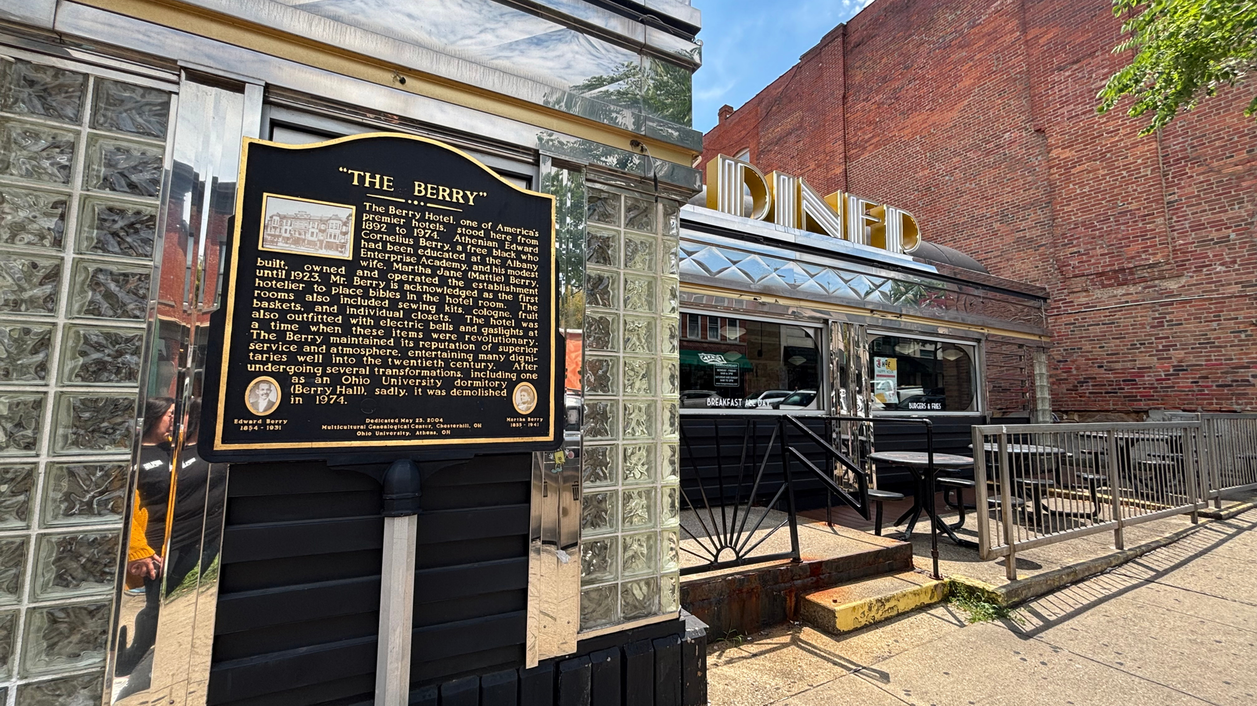 The Berry Hotel and HangOverEasy, Athens, OH