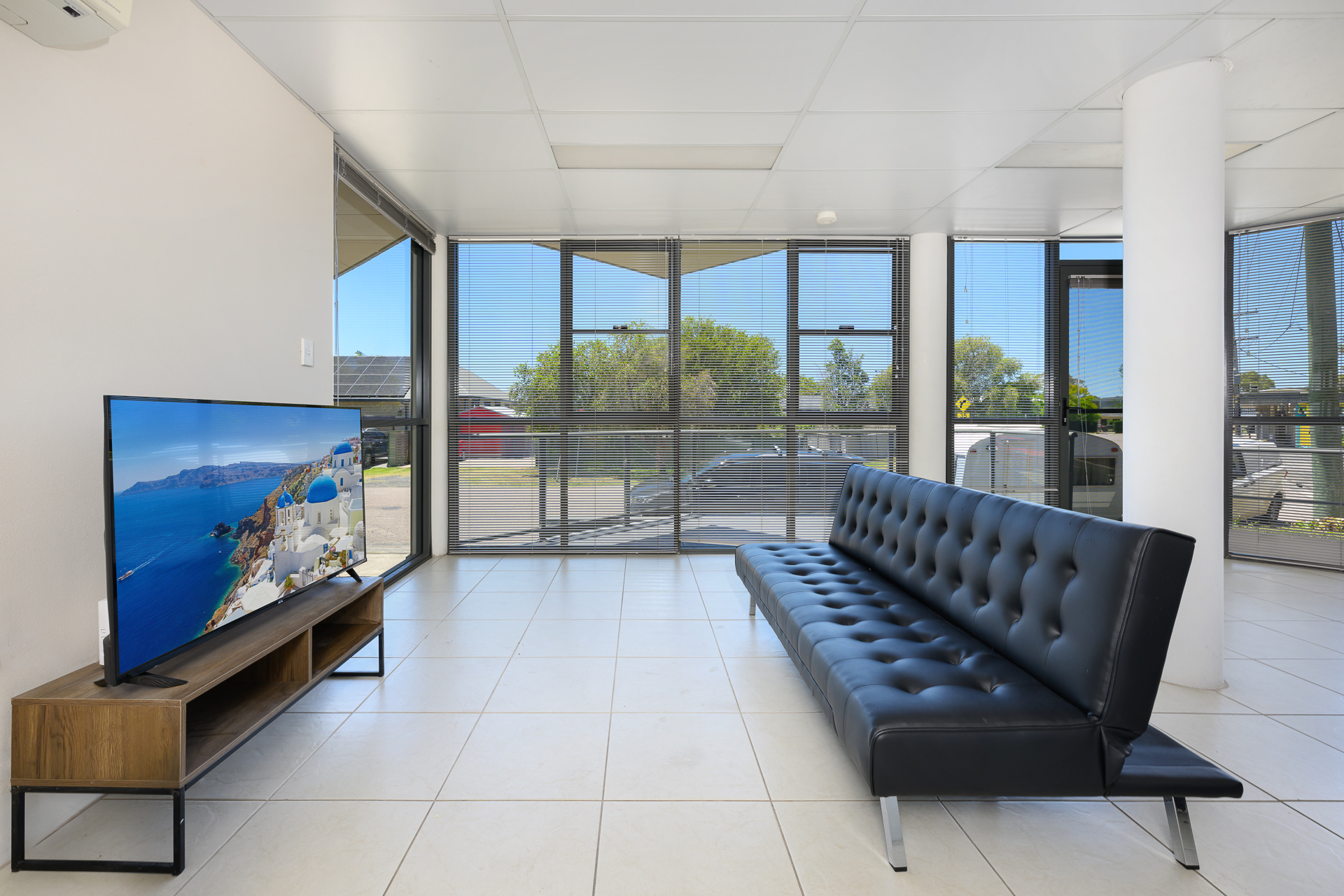1/9 Sorrento Road, Empire Bay, Empire Bay - Thumbnail 2