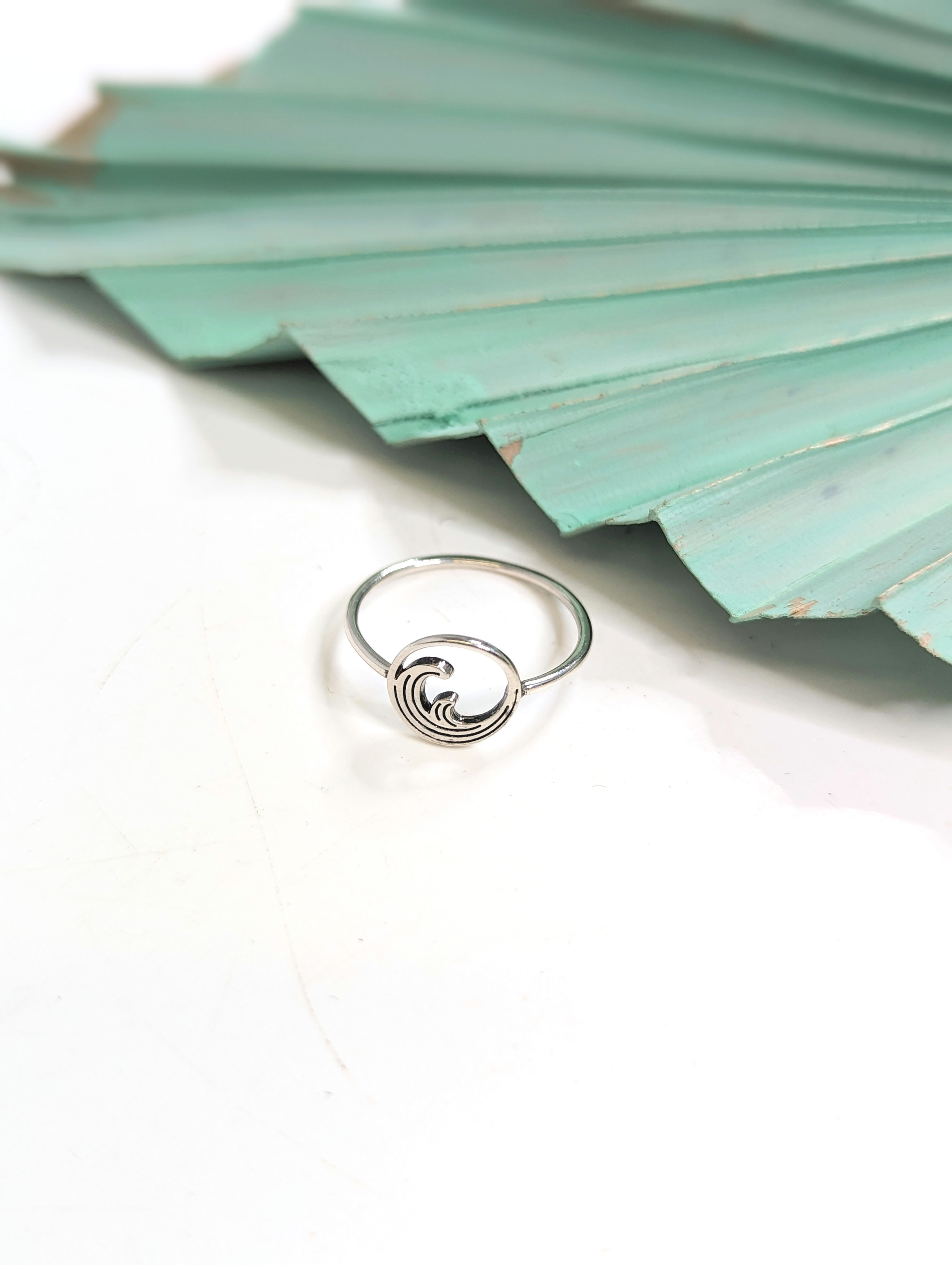 Sterling Silver Round Wave Design Ring