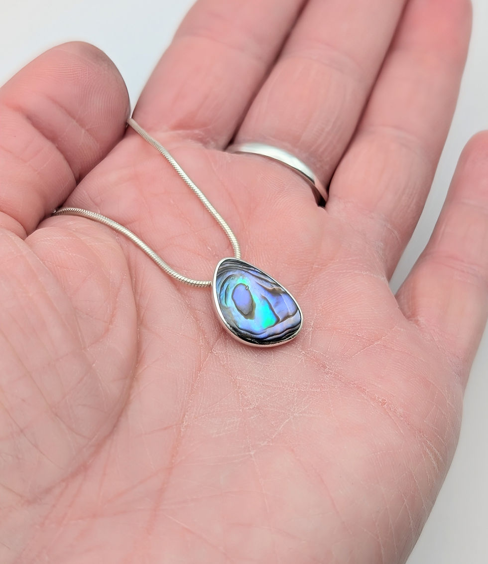 Thumbnail: Sterling Silver Asymmetric Teardrop Pendant with Abalone Ahell