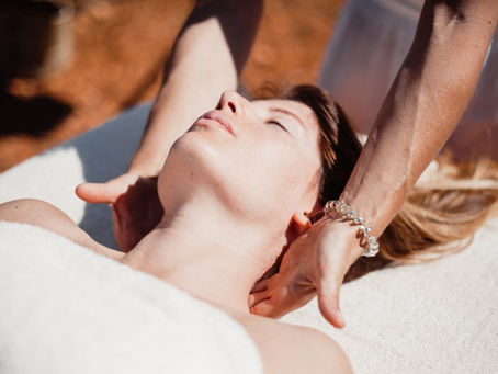 Massage para retiros de yoga y pilates en Ibiza: el elemento clave para una recuperación completa