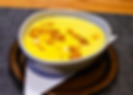 Ein Teller Curry-Limetten Suppe