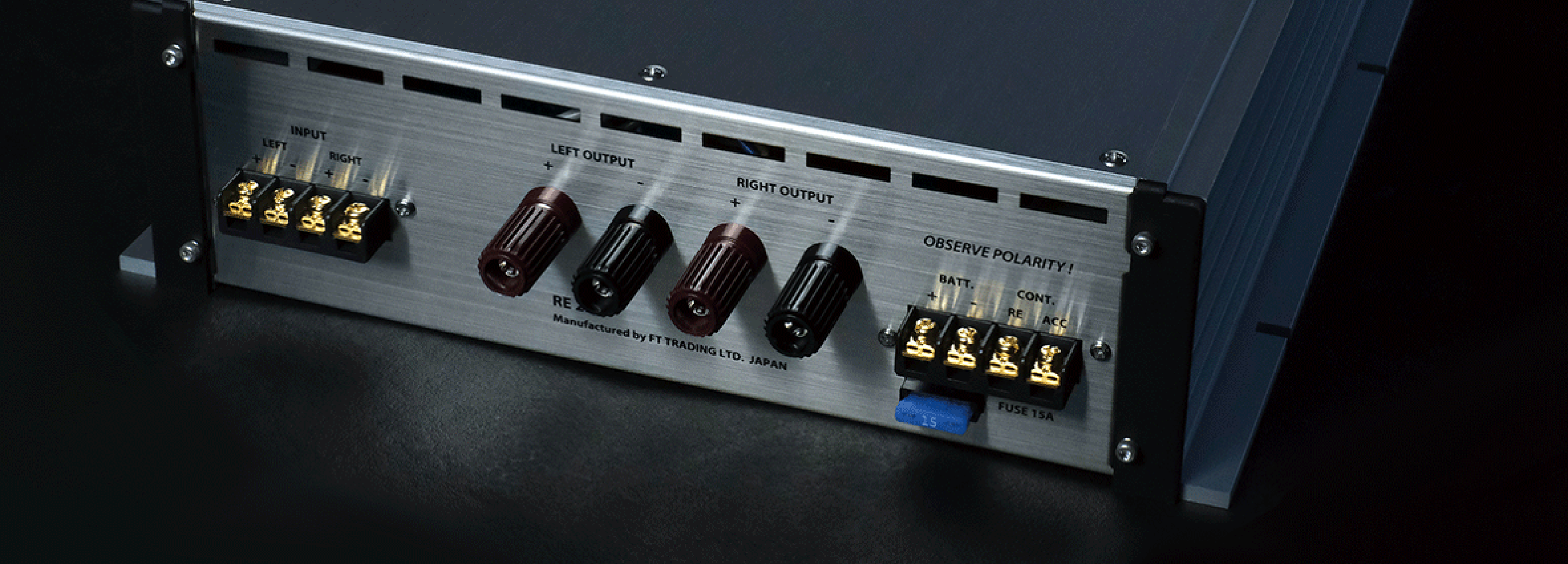 RE-2HI-rear-panel-dark.gif