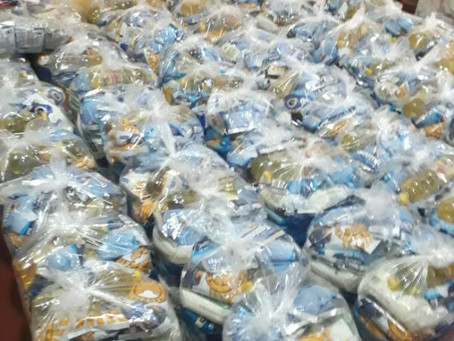 Em parceria com a Fundação Banco do Brasil, o Instituto São José distribuiu cestas básicas e kits de